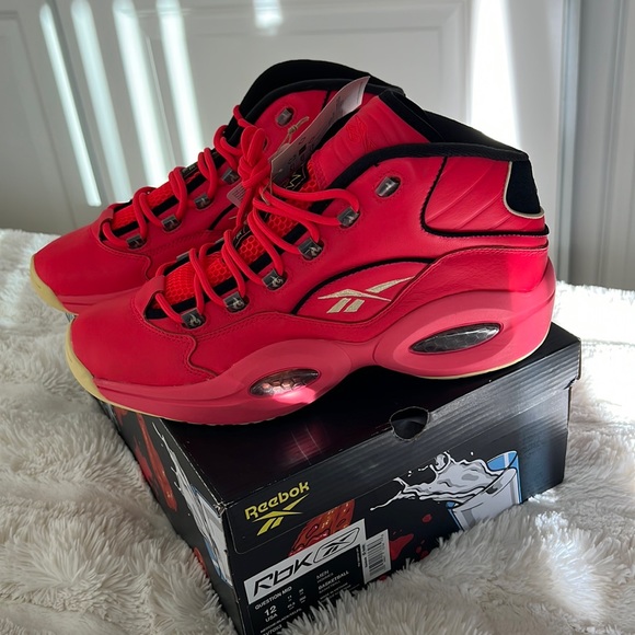 Reebok - Picture 1 of 2